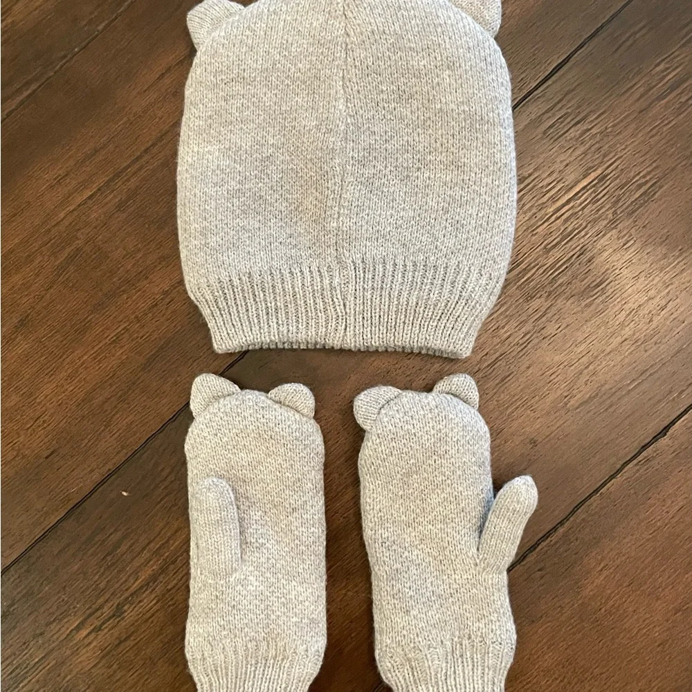Cozy Kitten Hat & Mittens Set, Fleece Lined, Like New, Toddler Sized